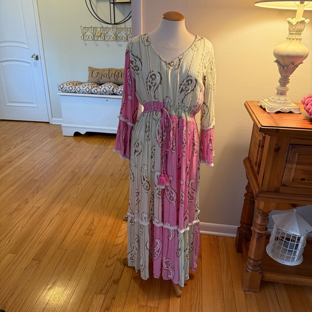 Pink and Cream Floral Maxi Bundle - Picture 3 of 10